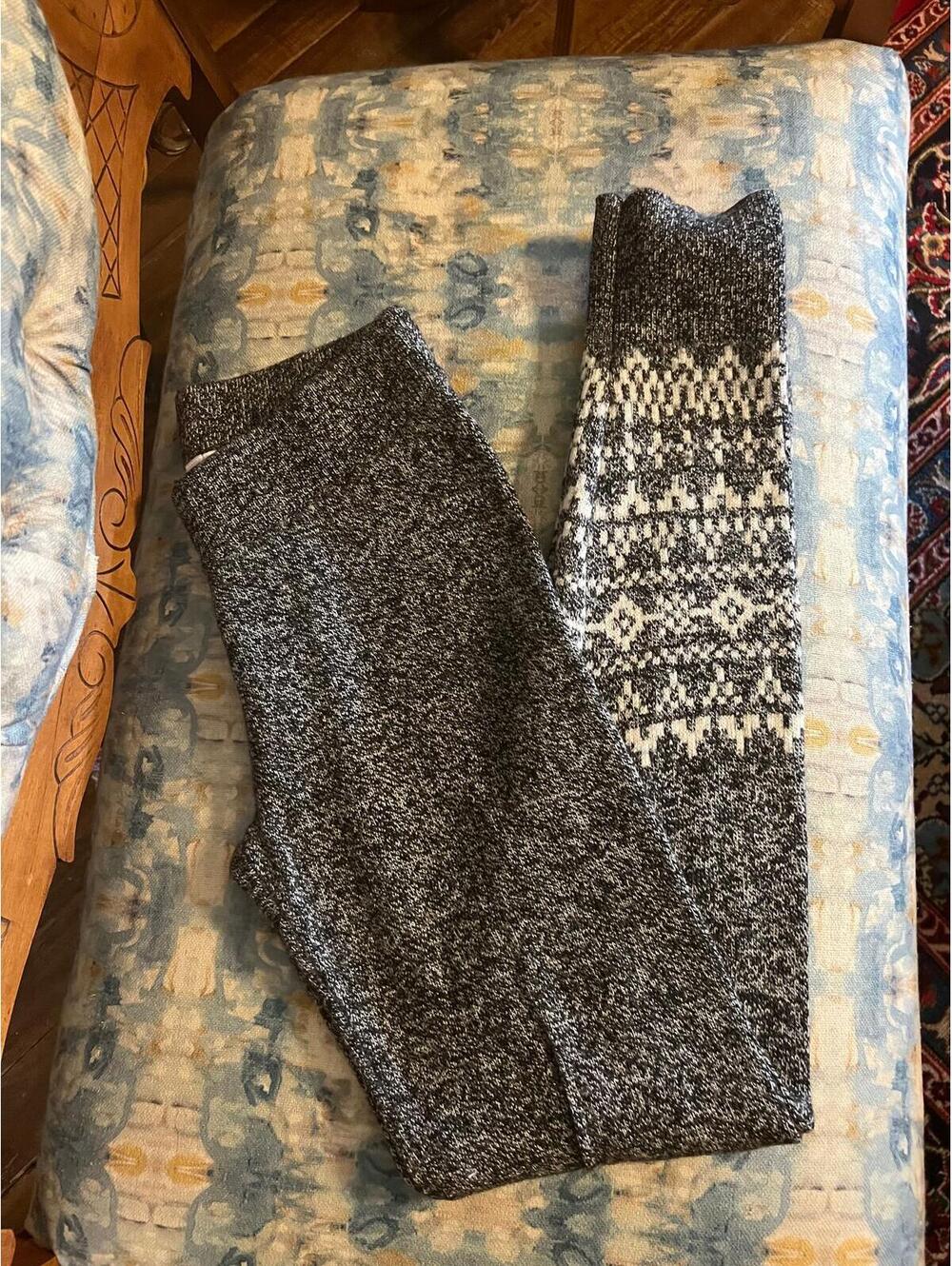 60. GAPBODY Sweater Leggings
